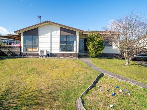 17 Owhatiura Drive, Lynmore