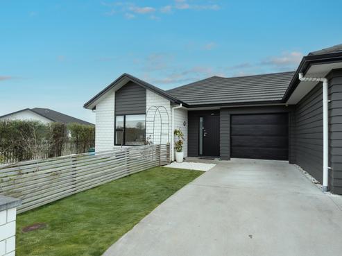2/34 Maggie Place, Chartwell