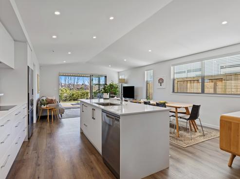 74 Saint Pauls Drive, Brookfield