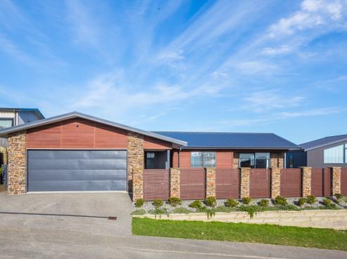 94 Cedarwood Street, Woodridge