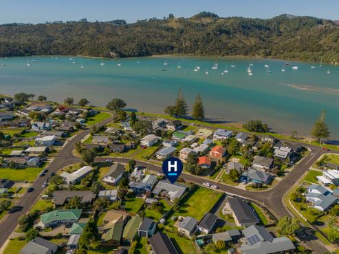 77 Catherine Crescent, Whitianga