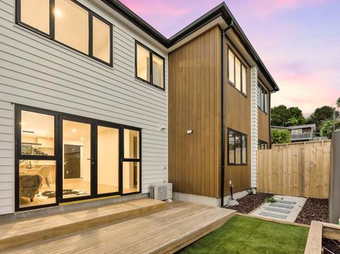 16B Bellringer Road, Massey
