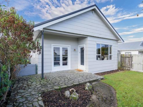 172 Pomona Street, Strathern
