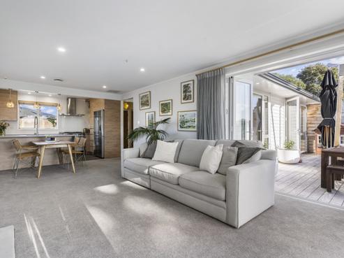 58 Cobham Crescent, Kelston