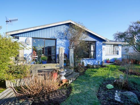 11 Lothian Crescent, Strathern