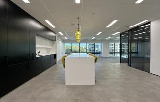 Vibrant suite on Shortland St