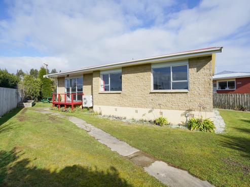 225 Ball Street, Kingswell