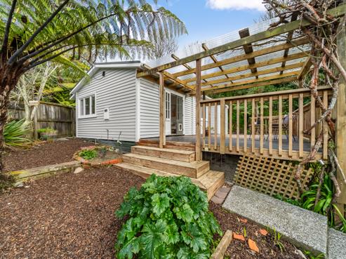 22 Miromiro Road, Normandale