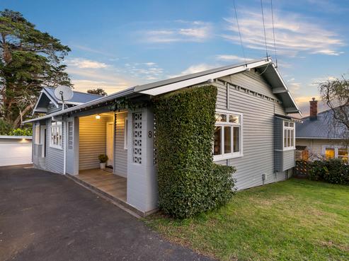 8 Jesmond Terrace, Mount Albert