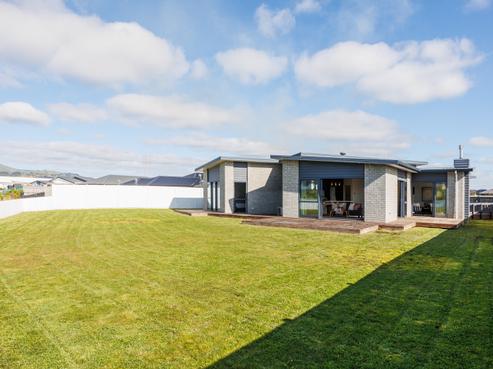 48 Sardinia Grove, Fitzherbert