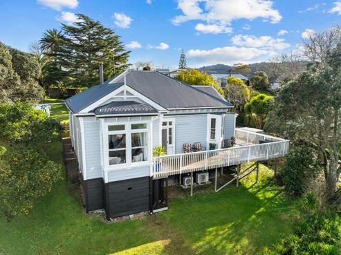 5 Anzac Road, Morningside