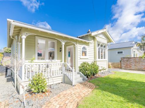 12 Leslie Avenue, Sandringham