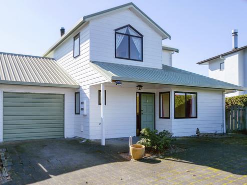 6/124 Heuheu Street, Taupo