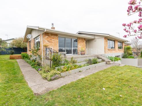 6 Thomson Avenue, Dinsdale