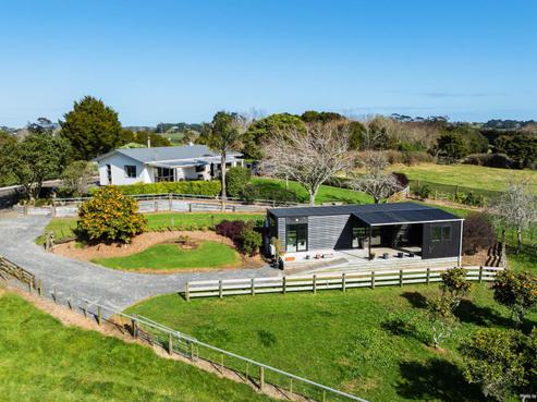 223 Kingseat Road, Kingseat