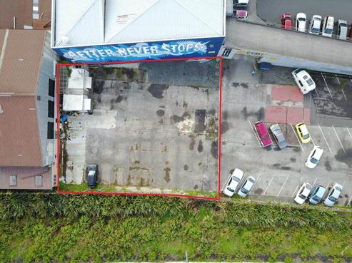 8 Carr Road, Three Kings