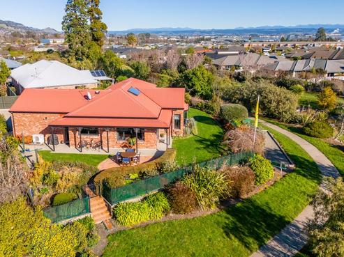 16B Kingsford Drive, Stoke