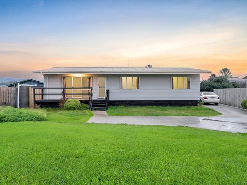 25 Pukeroa Place, Papakura