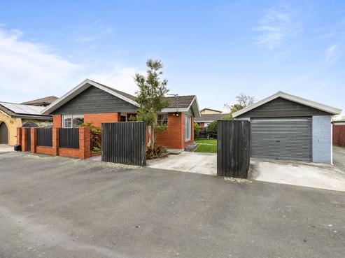 28 Sawtell Place, Northcote