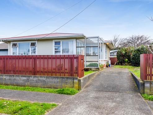 13 Dixon Avenue, Hawera