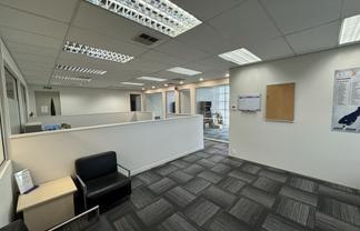172m² Modern First Floor Office 