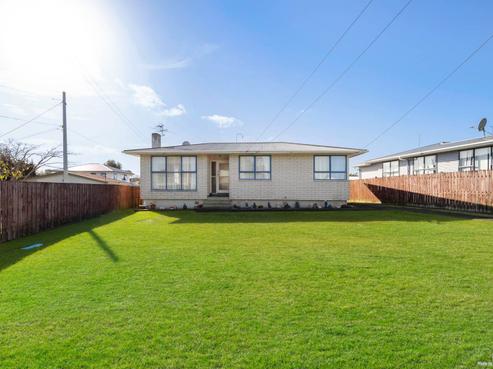 25 Olive Crescent, Papatoetoe