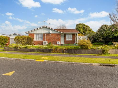 16 Clifton Drive, Waitara
