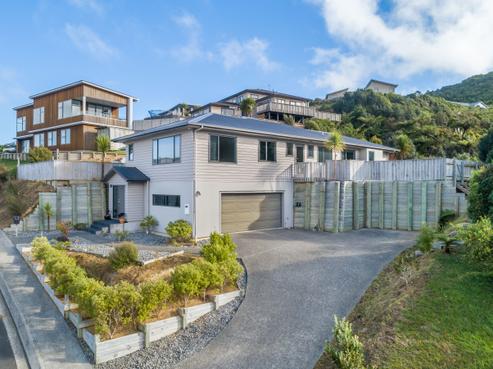 4 Winifred Way, Belmont