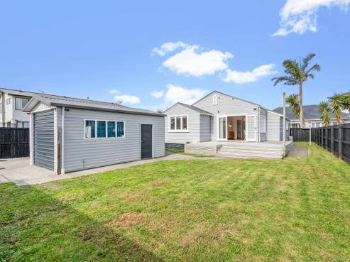 107 Hall Avenue, Favona