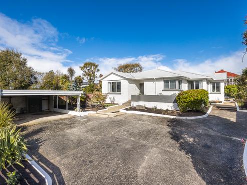 33 Crosby Street, Mornington