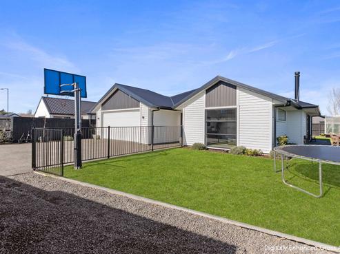 44 McQuillan Avenue, Woodend