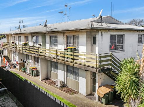 81 Lake Road, Frankton
