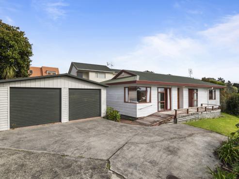 2/96 Verbena Road, Birkdale