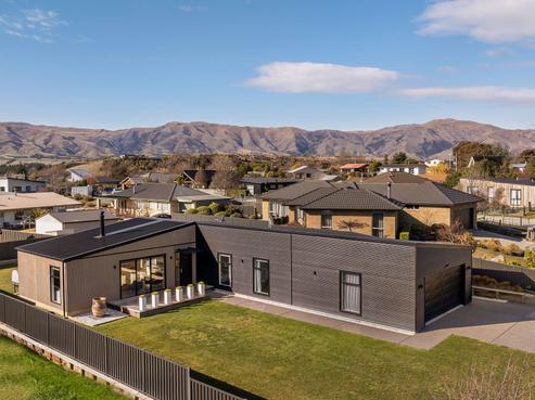 11 Alice Burn Drive, Luggate