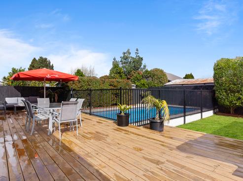 61 Beach Road, Te Atatu Peninsula