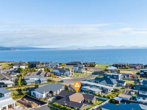 11 Waianiwa Dell, Wharewaka