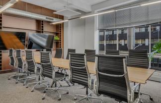 OFFICE SPACE AVAILABLE ABOVE HISTORIC QUEENS A...