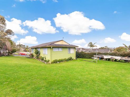 13 Kemp Road, Massey