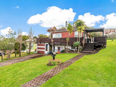 11 Kemp Road, Massey