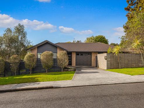33 Taipari Road, Te Atatu Peninsula