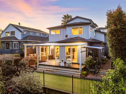 7 Lucca Crescent, Flat Bush