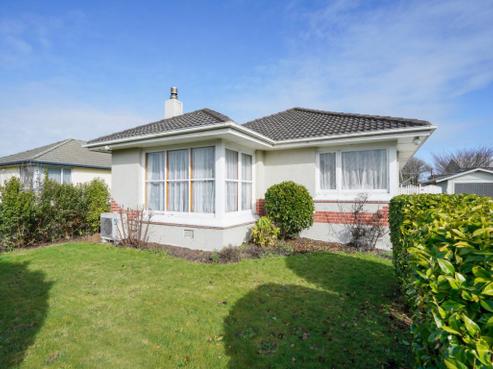 16 Adamson Crescent, Glengarry