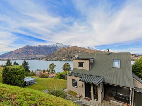 18 Woodbury Rise, Queenstown Central