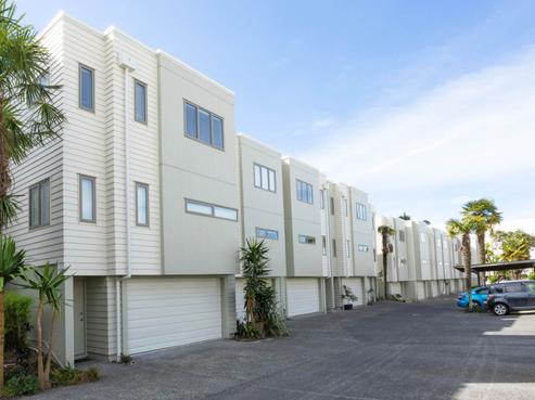 45/21 Hunters Park Drive, Three Kings