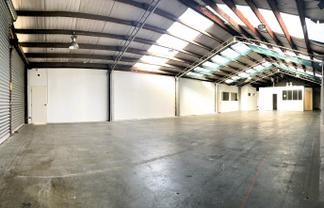 Mixed Use Warehouse & Yard | 1094m2 + 420m2