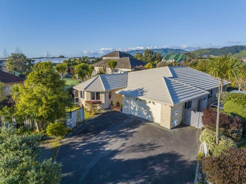 14 Compass Court, Paraparaumu