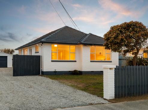 15 Lyndhurst Crescent, Aranui