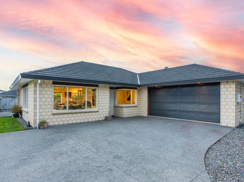 8 Allasha Way, Paraparaumu