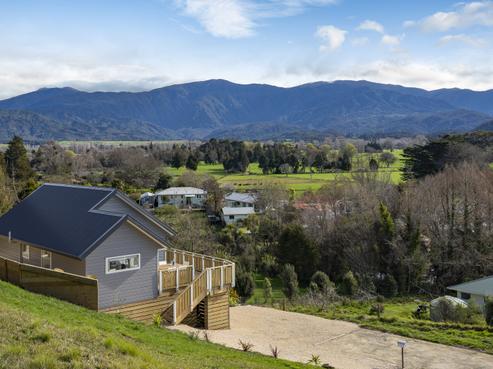 32 Arapeta Place, Takaka