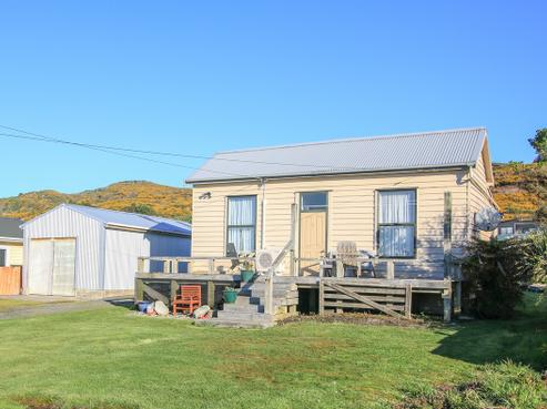 36 Mcdougall Street, Bluff